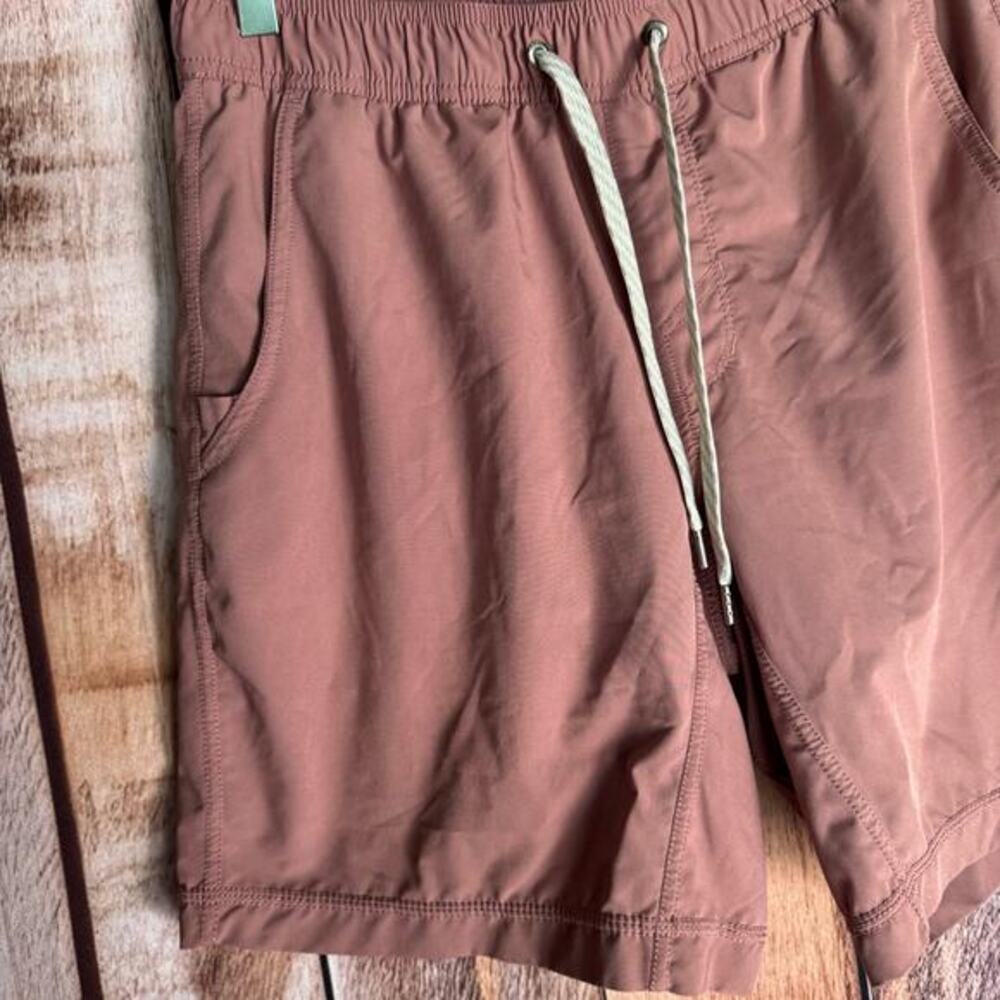 Vuori Kore Lined Shorts 7" Summer Red Small Mens Activewear Running Athleisure - Picture 3 of 8